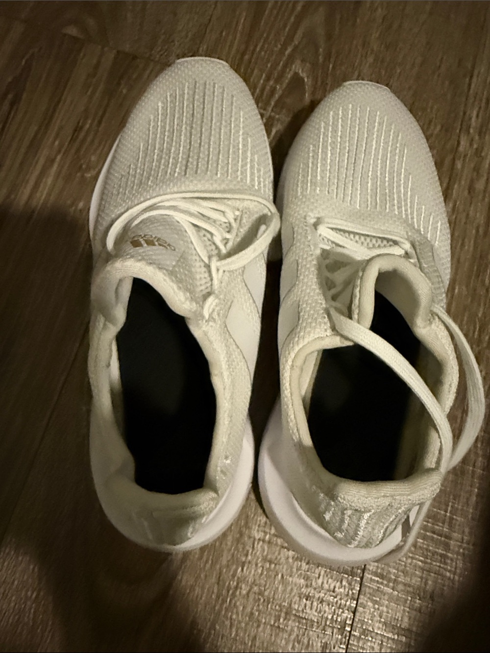 adidas Women’s White Knit Running Shoes never worn